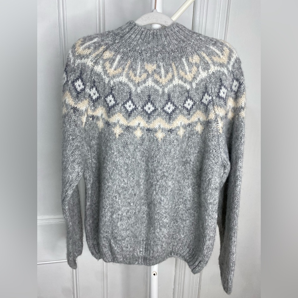 NWOT Les Copains Gray and Cream Patterned Crewneck Sweater